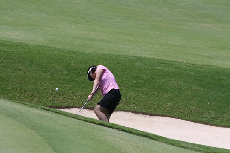 ball striking golf swing chipping